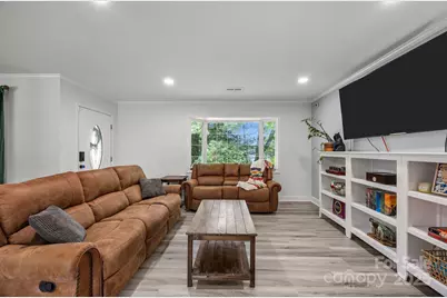 1225 W Gilbert Street, Hendersonville, NC 28792 - Photo 10