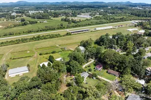 1225 W Gilbert St, Hendersonville, NC 28792 - Photo 42