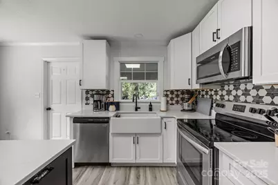 1225 W Gilbert Street, Hendersonville, NC 28792 - Photo 16