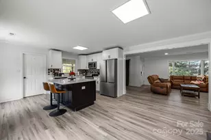 1225 W Gilbert St, Hendersonville, NC 28792 - Photo 22