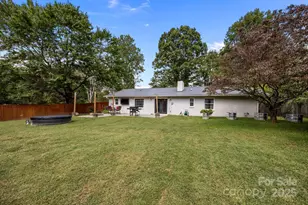 1225 W Gilbert St, Hendersonville, NC 28792 - Photo 38