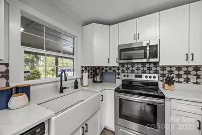 1225 W Gilbert Street, Hendersonville, NC 28792 - Photo 18