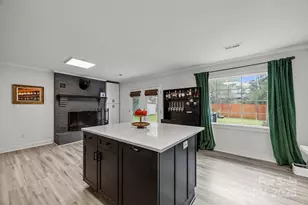 1225 W Gilbert St, Hendersonville, NC 28792 - Photo 20