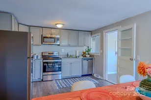 22 Mulberry St, Asheville, NC 28804 - Photo 6