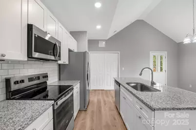 409 E Henderson Street, East Spencer, NC 28039 - Photo 10