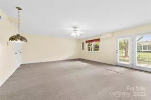 1113 Citation Cir, Hendersonville, NC 28739 - Photo 20