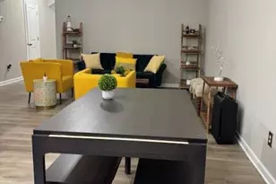 8105 Alderton Ln, Charlotte, NC 28215 - Photo 10