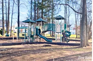 8105 Alderton Ln, Charlotte, NC 28215 - Photo 22