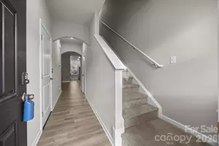 8105 Alderton Ln, Charlotte, NC 28215 - Photo 6