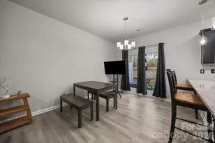 8105 Alderton Ln, Charlotte, NC 28215 - Photo 6