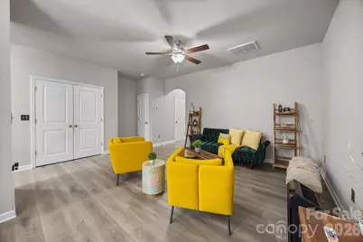 8105 Alderton Lane, Charlotte, NC 28215 - Photo 6