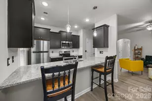 8105 Alderton Ln, Charlotte, NC 28215 - Photo 8