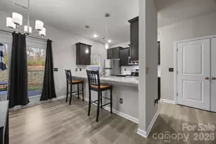 8105 Alderton Ln, Charlotte, NC 28215 - Photo 8