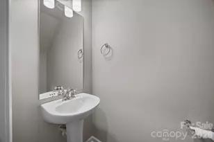 8105 Alderton Ln, Charlotte, NC 28215 - Photo 12