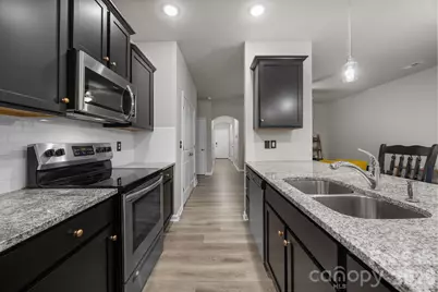 8105 Alderton Lane, Charlotte, NC 28215 - Photo 10