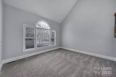 3117 Lakewood Edge Drive, Charlotte, NC 28269 - Photo 4