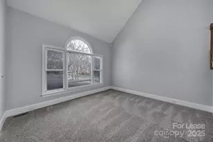 3117 Lakewood Edge Dr, Charlotte, NC 28269 - Photo 4