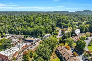 77 Chestnut St, Tryon, NC 28782 - Photo 2