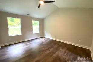 140 Mayflower Ct, Waynesville, NC 28785 - Photo 6