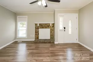 8223 Chrisbry Ln, Charlotte, NC 28215 - Photo 4