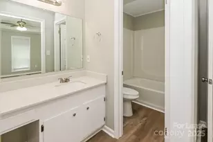 8223 Chrisbry Ln, Charlotte, NC 28215 - Photo 10