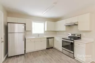 500 Fallingswood Ct, Charlotte, NC 28217 - Photo 8