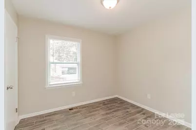 500 Fallingswood Court, Charlotte, NC 28217 - Photo 12