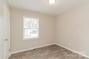 500 Fallingswood Ct, Charlotte, NC 28217 - Photo 12