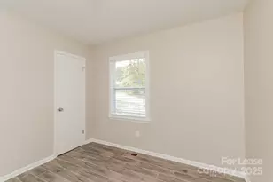 500 Fallingswood Ct, Charlotte, NC 28217 - Photo 6