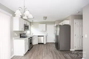 4511 Avalon Forest Ln, Charlotte, NC 28269 - Photo 8