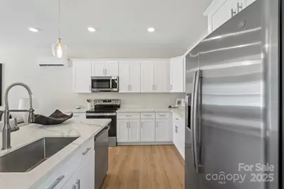 1112 Wonder Way, Charlotte, NC 28208 - Photo 12