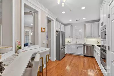 310 Wendover Heights Circle, Charlotte, NC 28211 - Photo 6