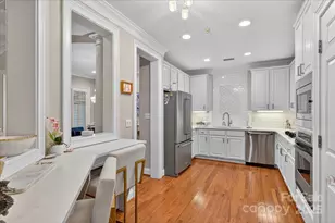 310 Wendover Heights Cir, Charlotte, NC 28211 - Photo 6