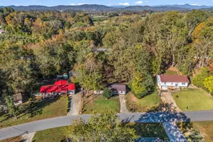 47 Springside Dr, Hendersonville, NC 28792 - Photo 6