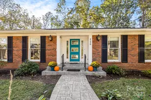 226 Wildflower Rd, Asheville, NC 28804 - Photo 2