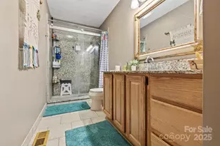 109 Mountain Pl, Hendersonville, NC 28791 - Photo 10