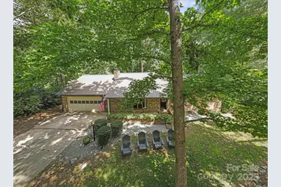 109 Mountain Place, Hendersonville, NC 28791 - Photo 2