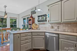 222 Bay Laurel Ln, Hendersonville, NC 28791 - Photo 10