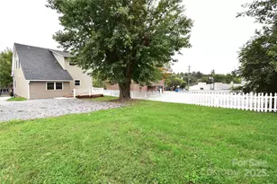 223 N Main St, Canton, NC 28716 - Photo 34