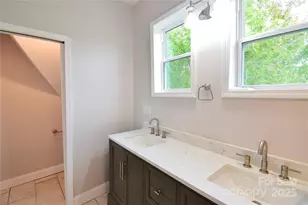 223 N Main St, Canton, NC 28716 - Photo 22