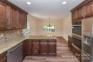 2630 Fernbank Dr, Charlotte, NC 28226 - Photo 10