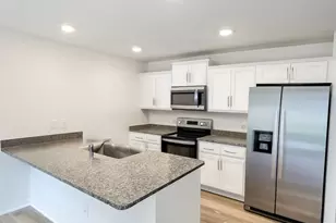 6104 Faron Wy, Charlotte, NC 28262 - Photo 4