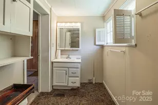 521 Praley St SW, Valdese, NC 28690 - Photo 14