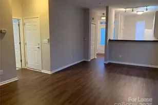 2726 Avalon Loop Rd, Charlotte, NC 28269 - Photo 2