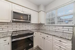 4220 Melrose Club Dr, Matthews, NC 28105 - Photo 6