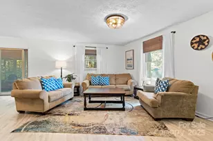 21 Fox Run Dr, Hendersonville, NC 28792 - Photo 10