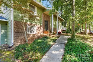 21 Fox Run Dr, Hendersonville, NC 28792 - Photo 4