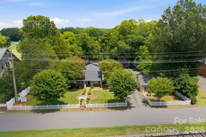 19428 Zion Avenue, Cornelius, NC 28031 - Photo 2