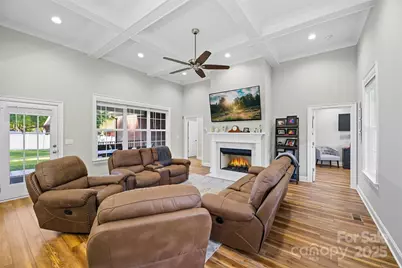 706 Toncin Avenue, Bessemer City, NC 28016 - Photo 4