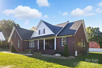 706 Toncin Avenue, Bessemer City, NC 28016 - Photo 2